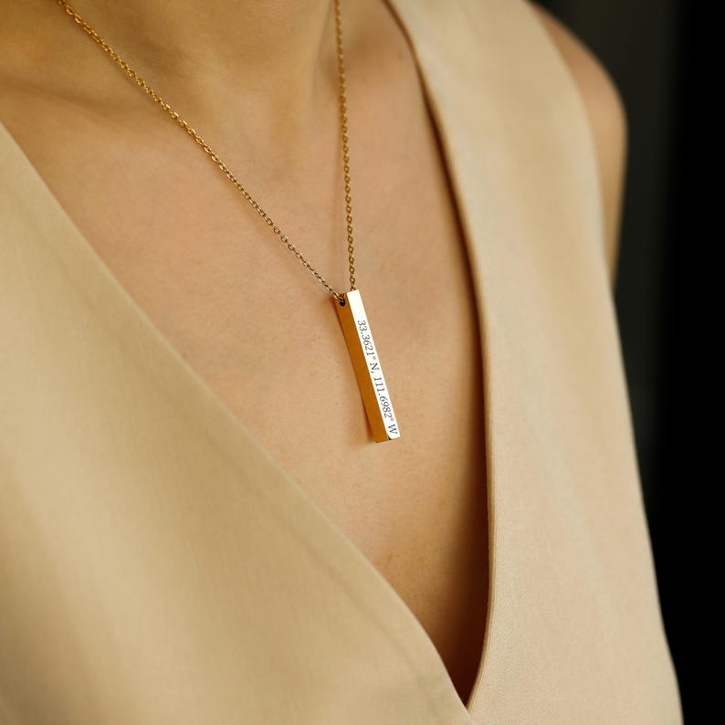 Collier barre personnalisée