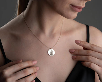 Collier Pendentif Cercle Personnalisable – Élégance et Souvenirs